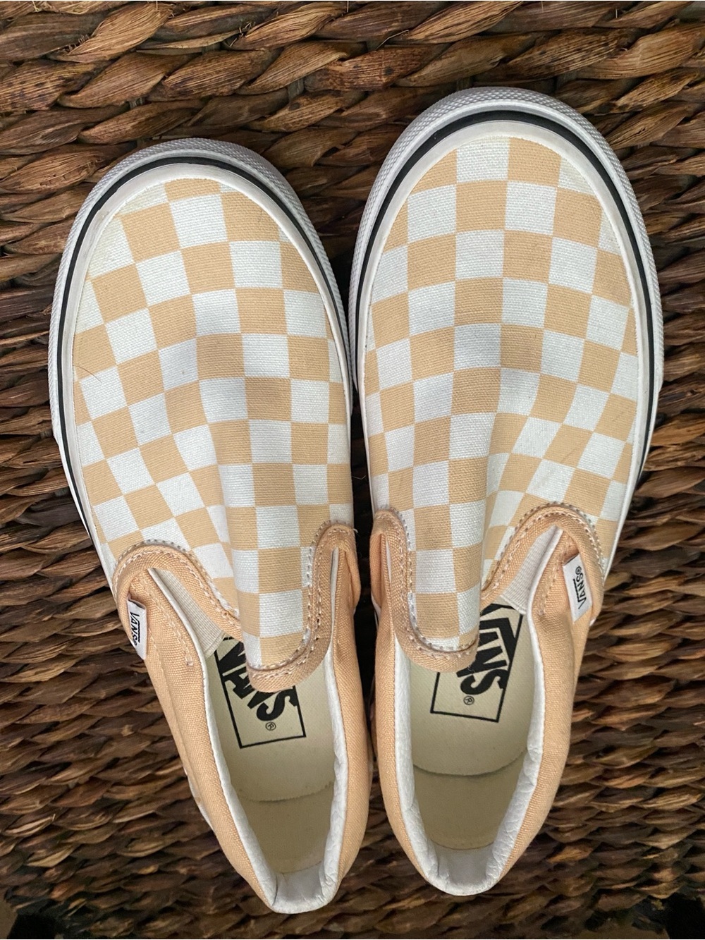 Vans Classic Slip-On Checkerboard in Beige & White